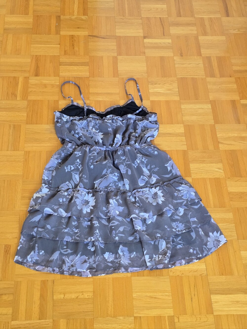 Amercian Eagle Outfitters Gray Floral Spaghetti Straps Ruffle Layers Lightweight - Picture 6 of 13